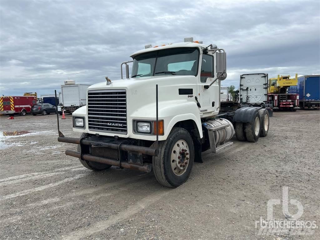 Mack CHU613 Tractor Units
