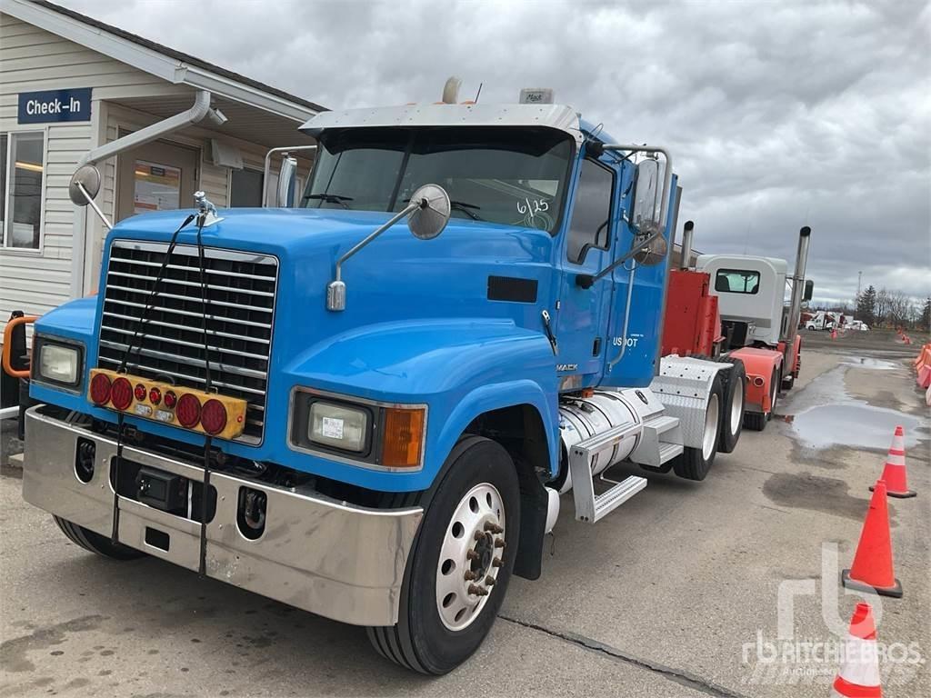 Mack CHU613 Tractor Units