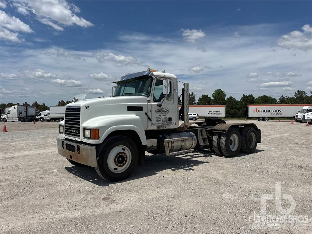 Mack CHU613 Tractor Units