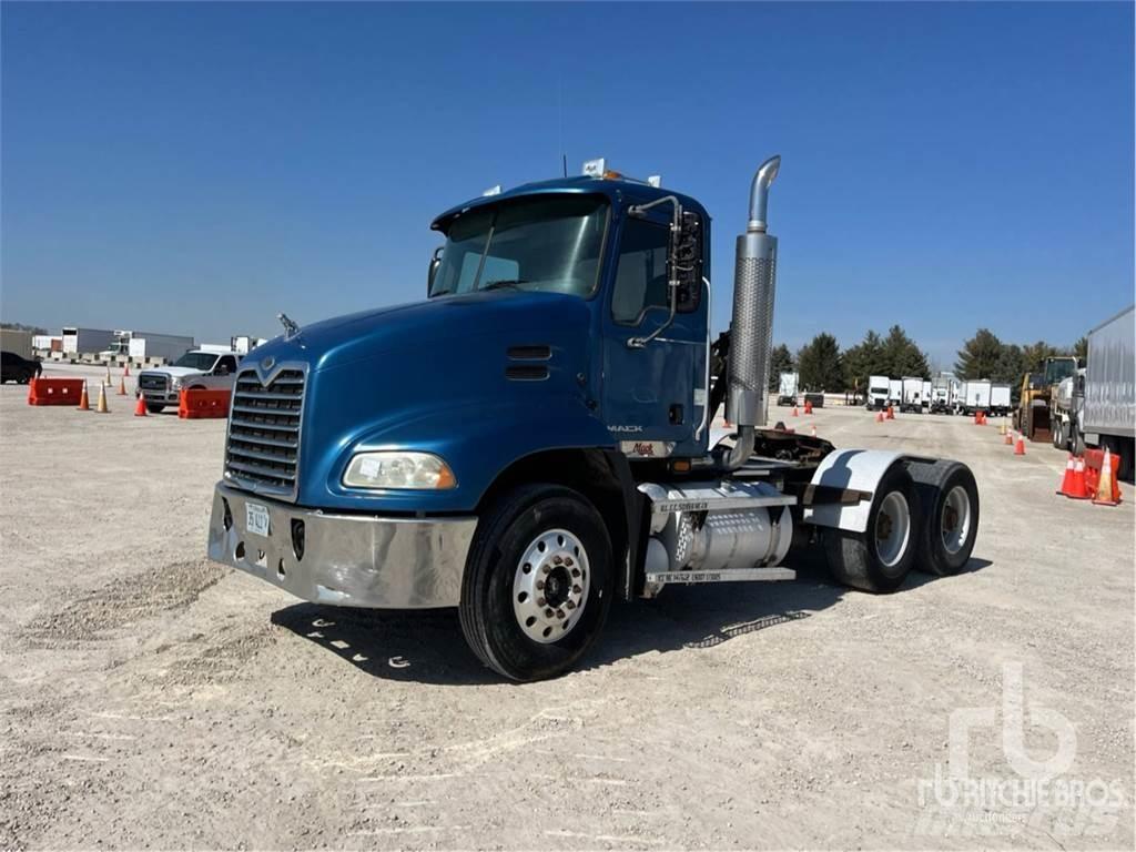 Mack CXP613 Tractor Units