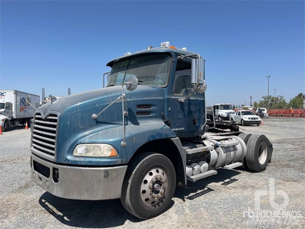 Mack CXU612 Tractor Units