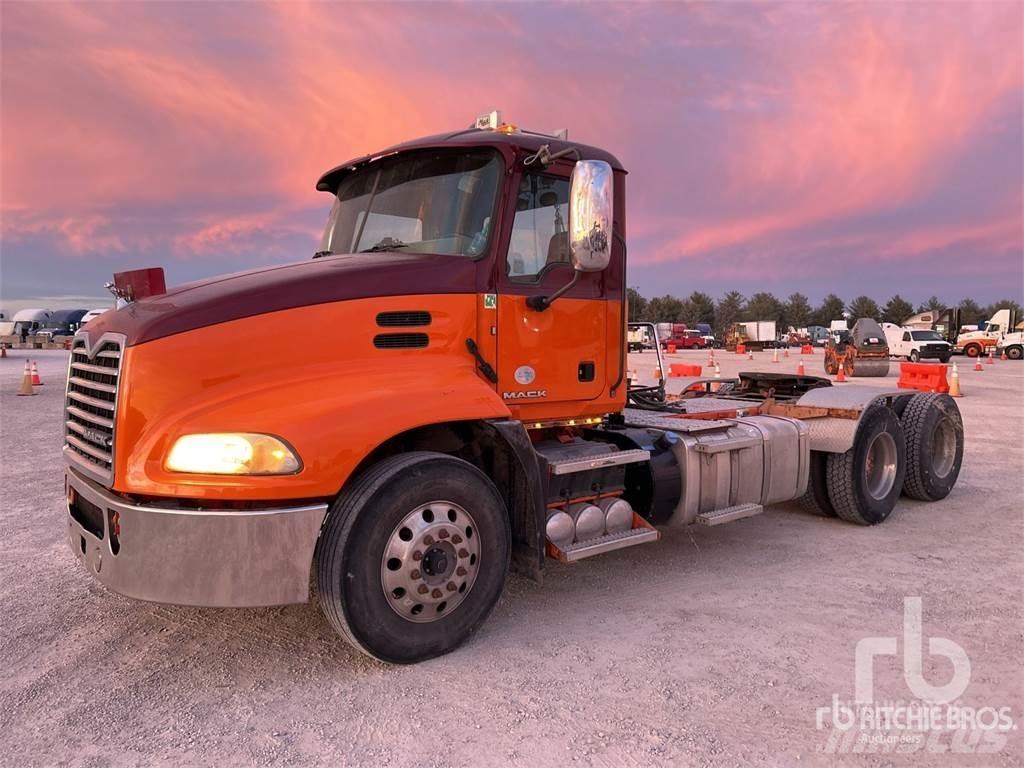 Mack CXU613 Tractor Units