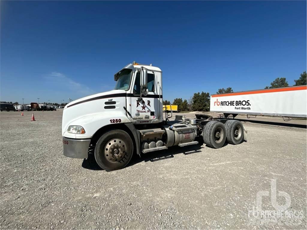 Mack CXU613 Tractor Units
