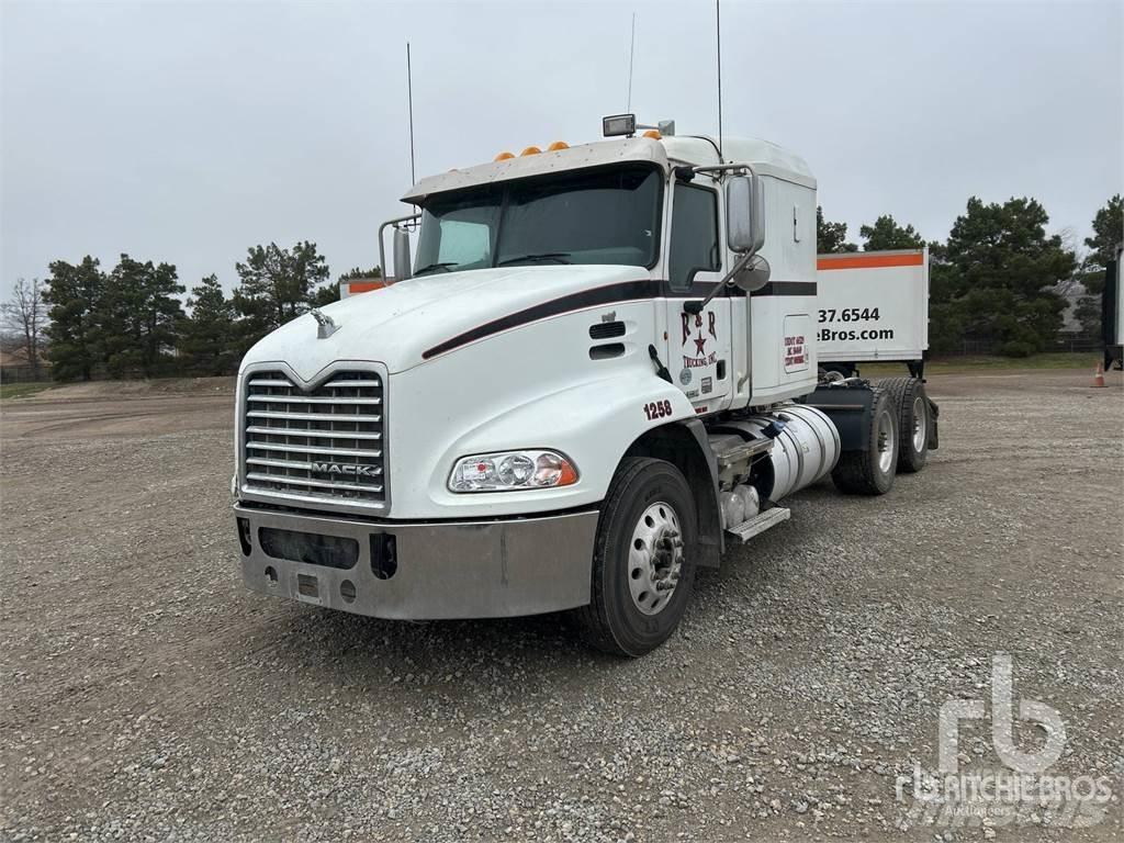 Mack CXU613 Tractor Units