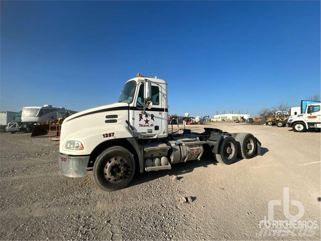 Mack CXU613 Tractor Units