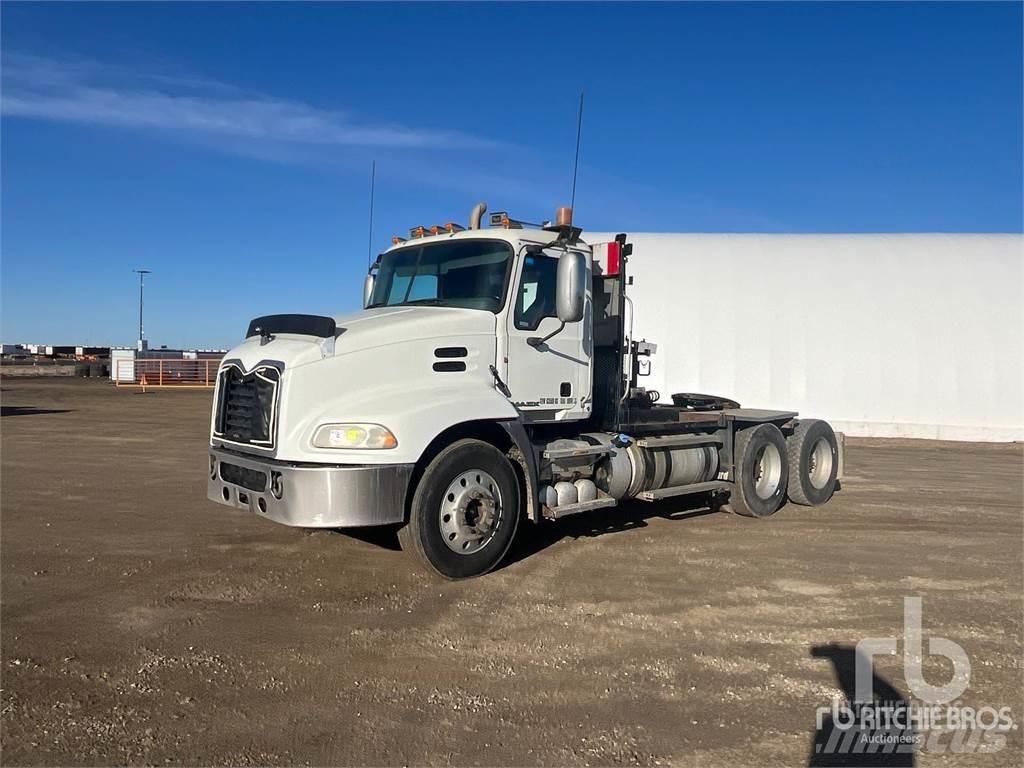Mack CXU613 Tractor Units