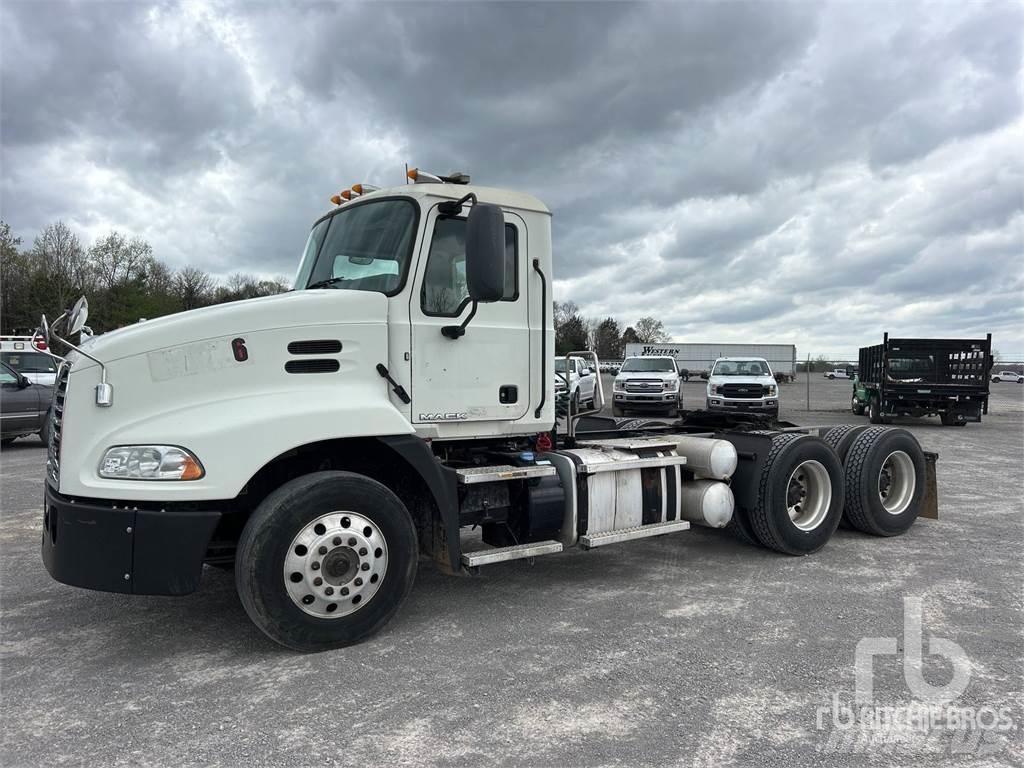 Mack CXU613 Tractor Units