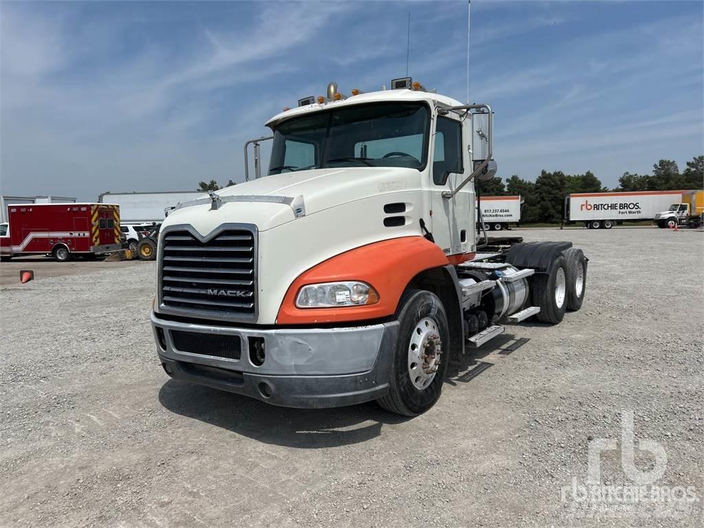 Mack CXU613 Tractor Units