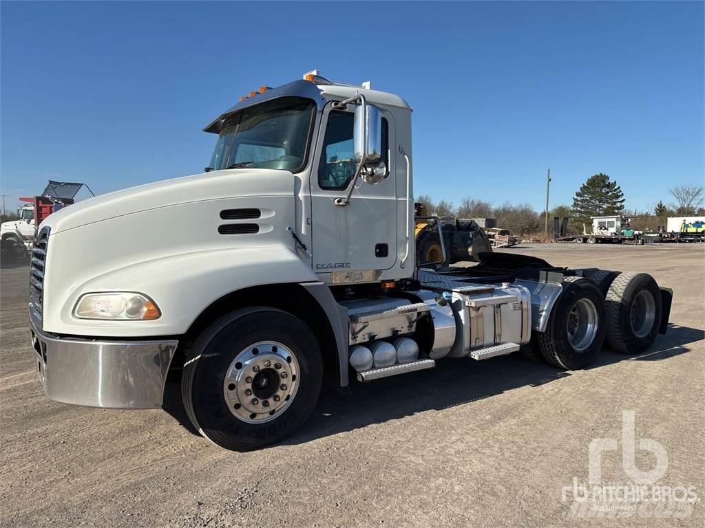 Mack CXU613 Tractor Units