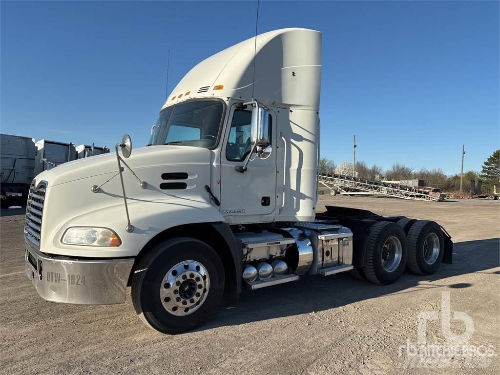 Mack CXU613 Tractor Units
