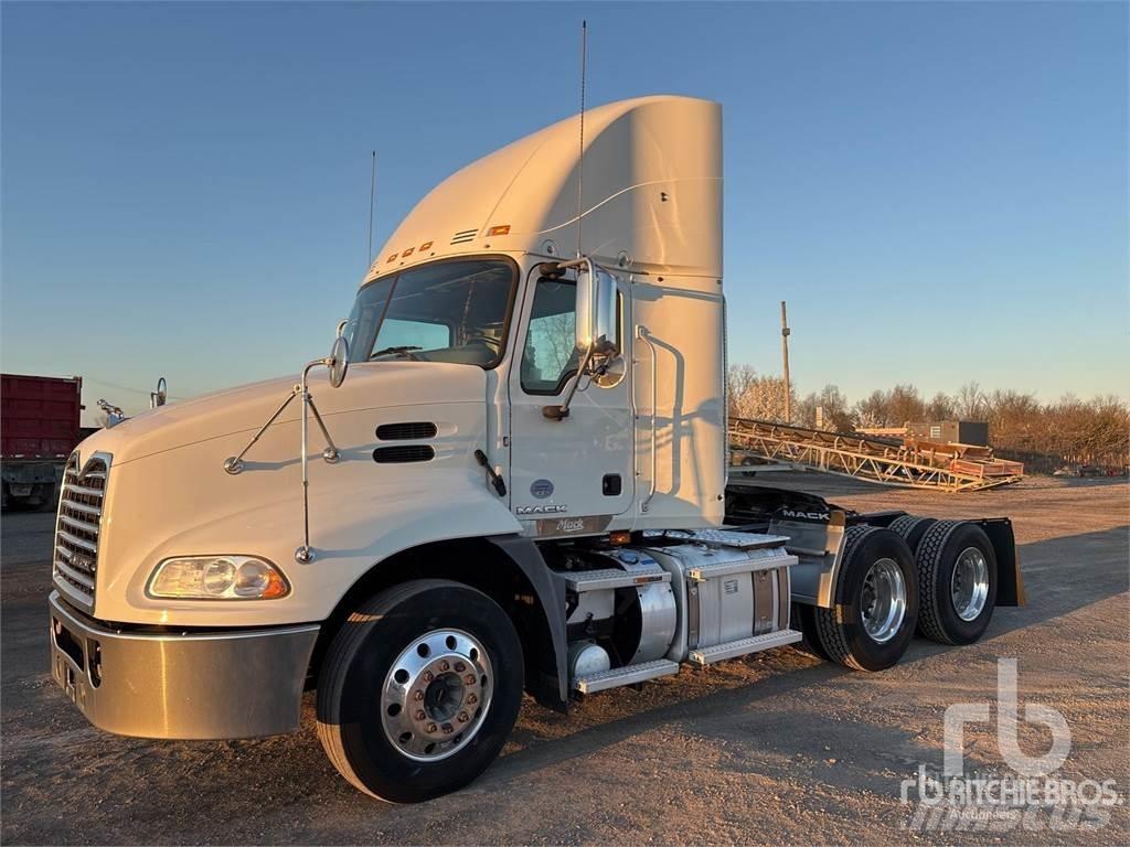Mack CXU613 Tractor Units