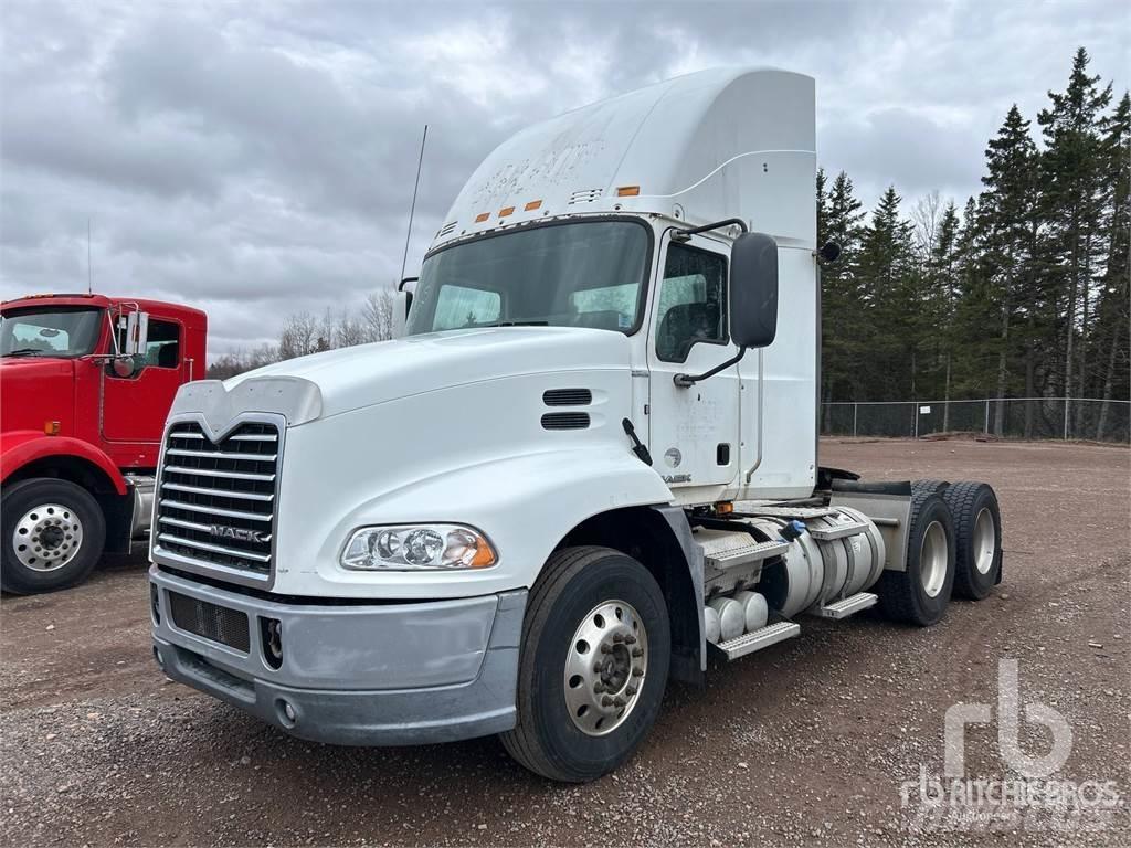 Mack CXU613 Tractor Units