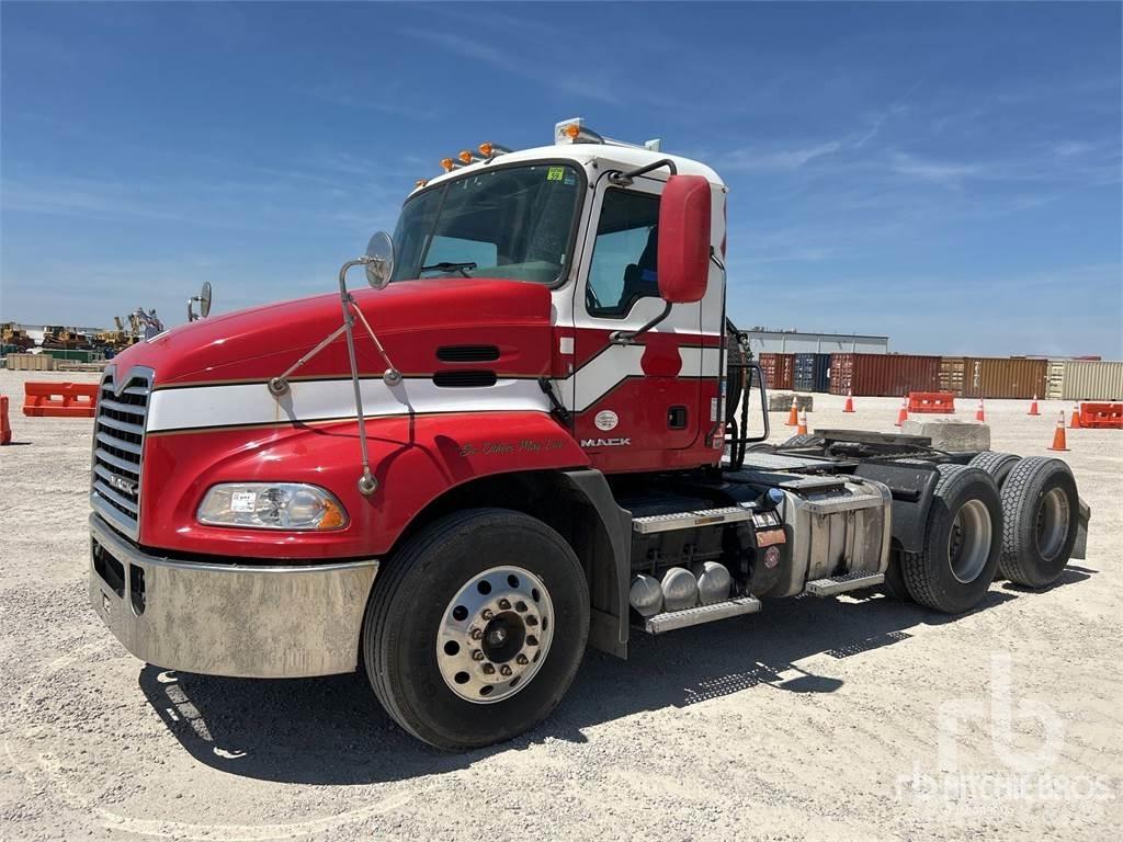 Mack CXU613 Tractor Units