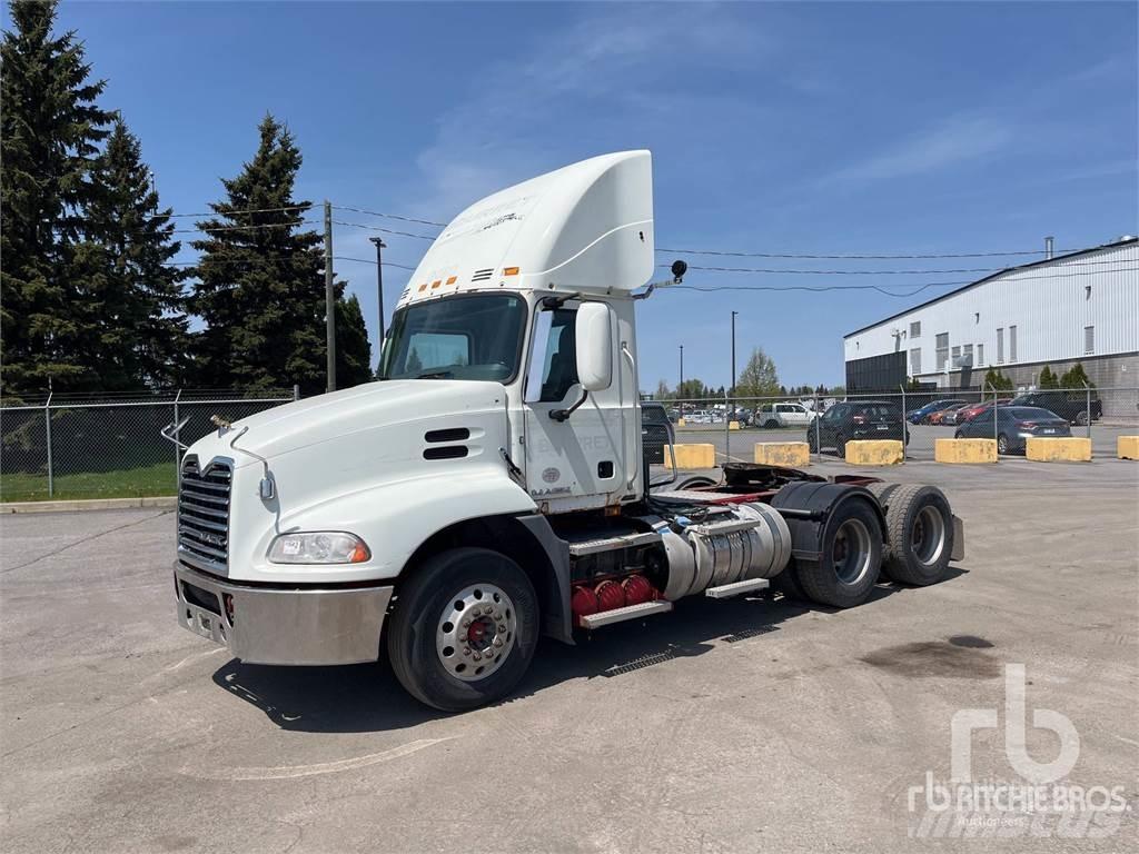 Mack CXU613 Tractor Units