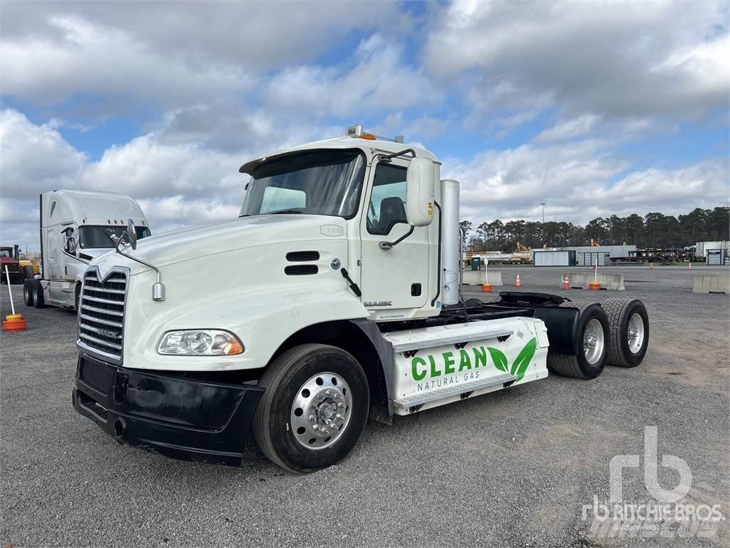 Mack CXU633T Tractor Units
