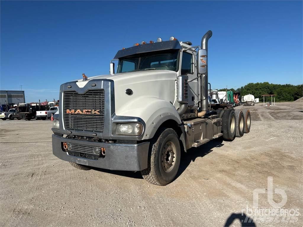 Mack TD713 Tractor Units