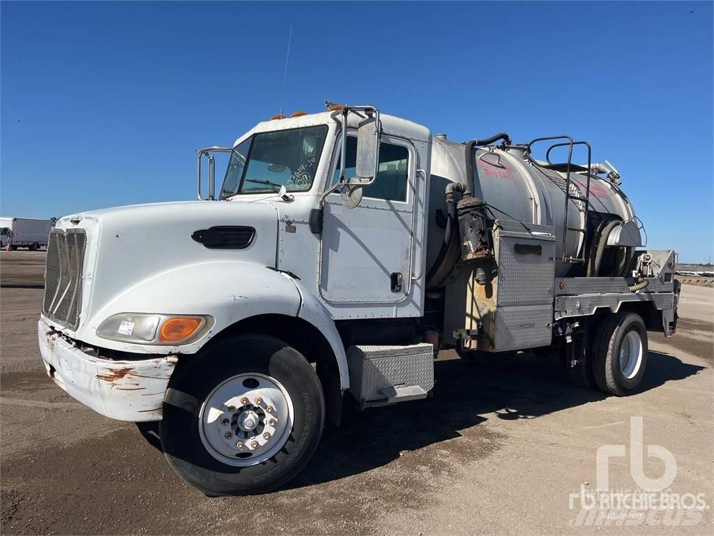 Peterbilt 335 Combi / vacuum trucks