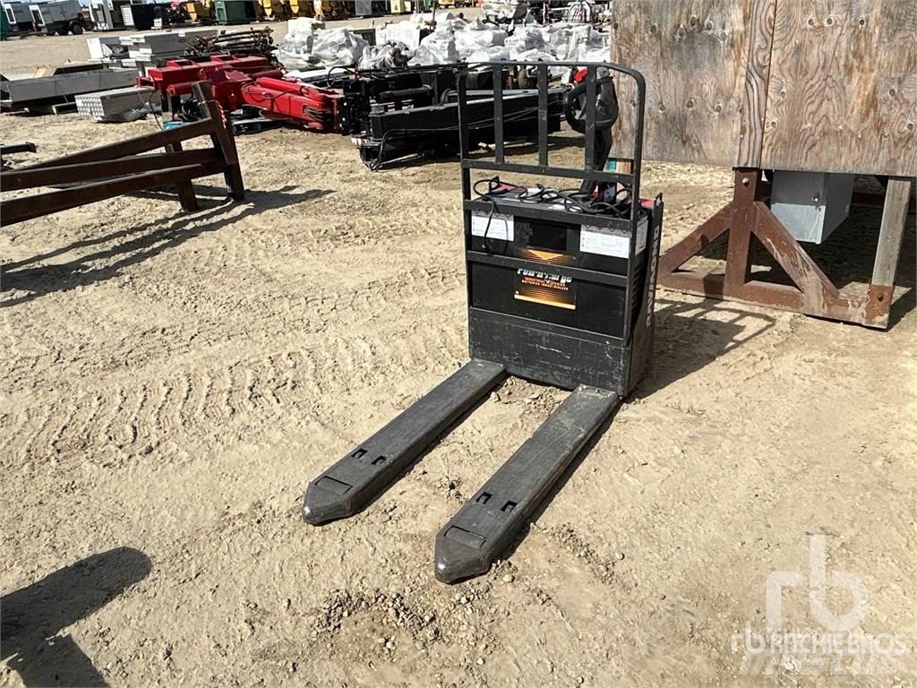Raymond 8210 Pallet racks