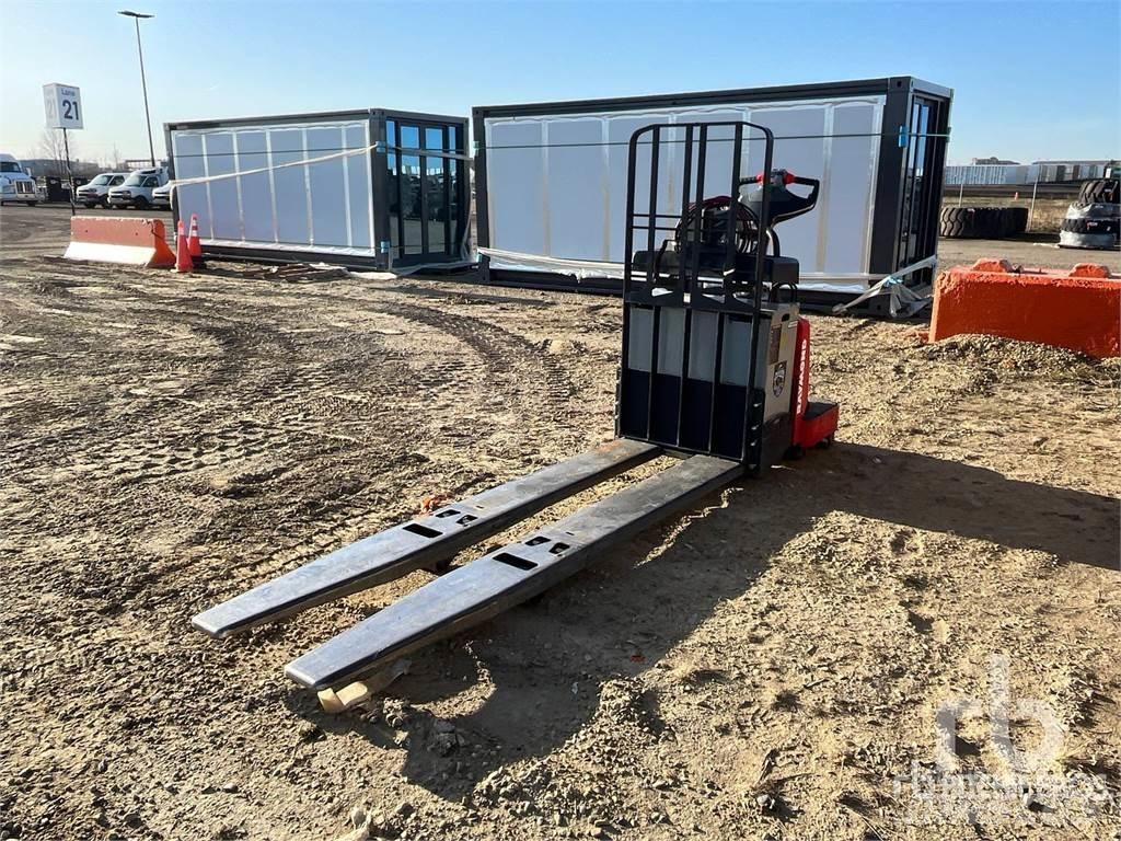 Raymond 8410 Pallet racks