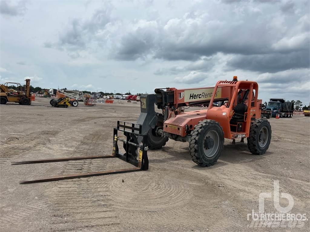 SkyTrak 6036 Telescopic handlers