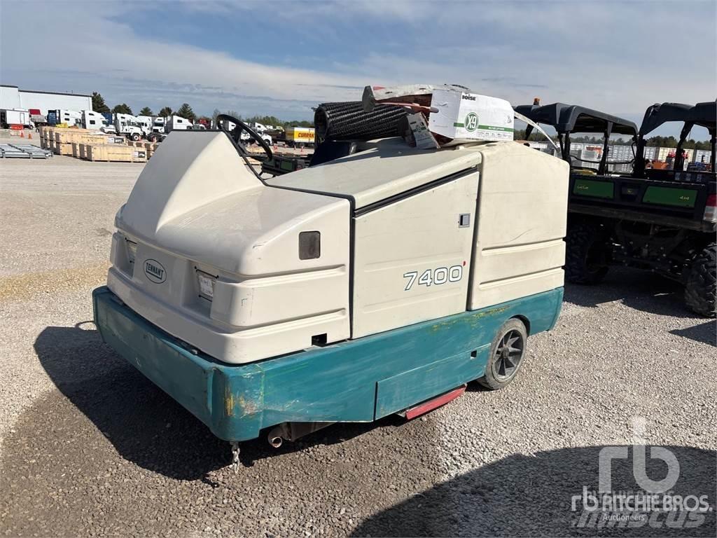 Tennant 7400 Sweepers