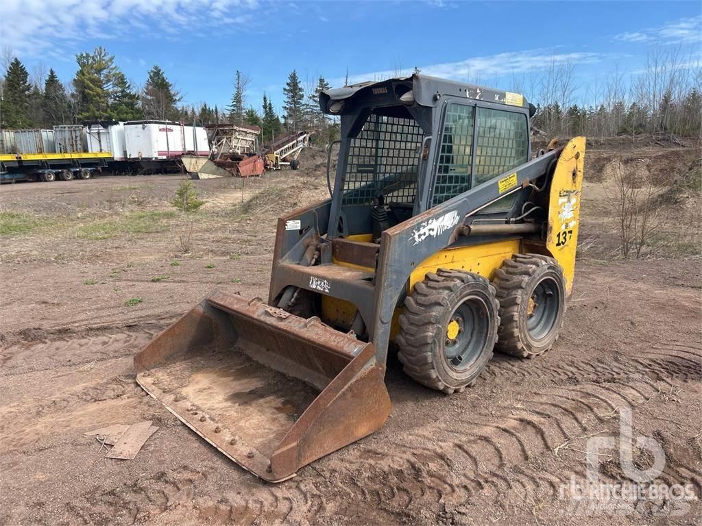 Thomas 137 Skid steer loaders