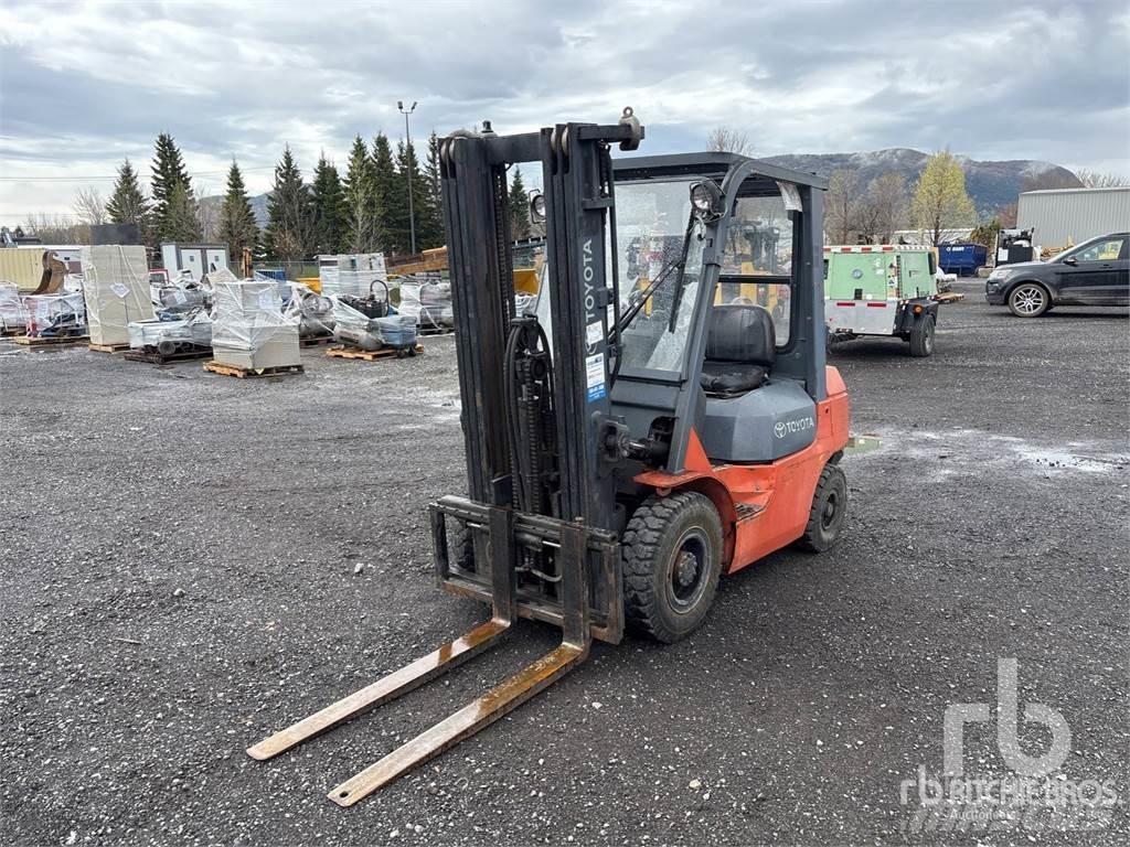 Toyota 7FGU25 Diesel trucks
