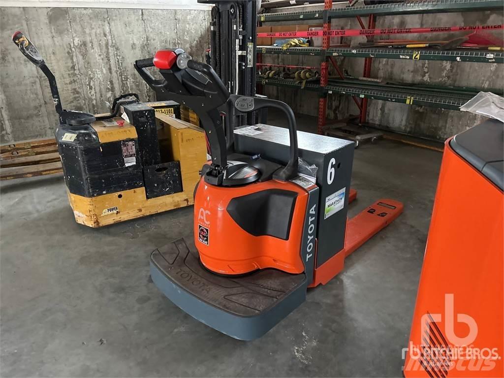 Toyota 8HBE30 Pallet racks