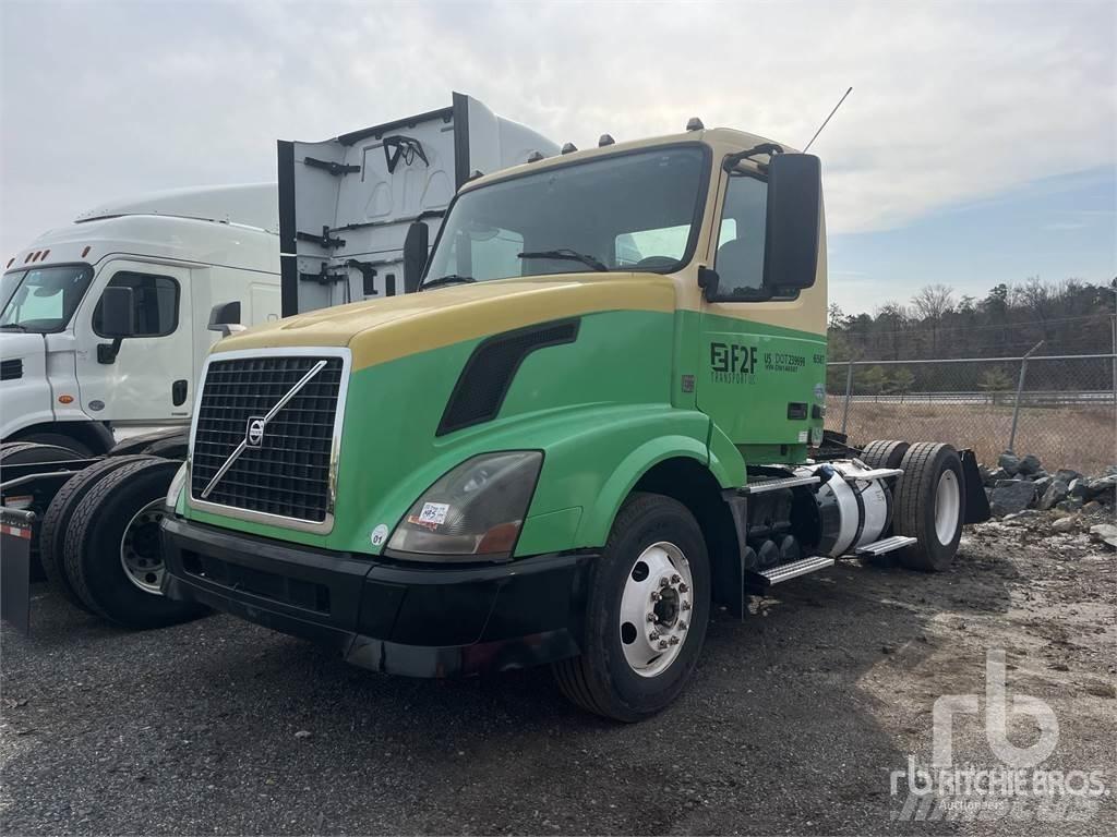 Volvo VNL Tractor Units
