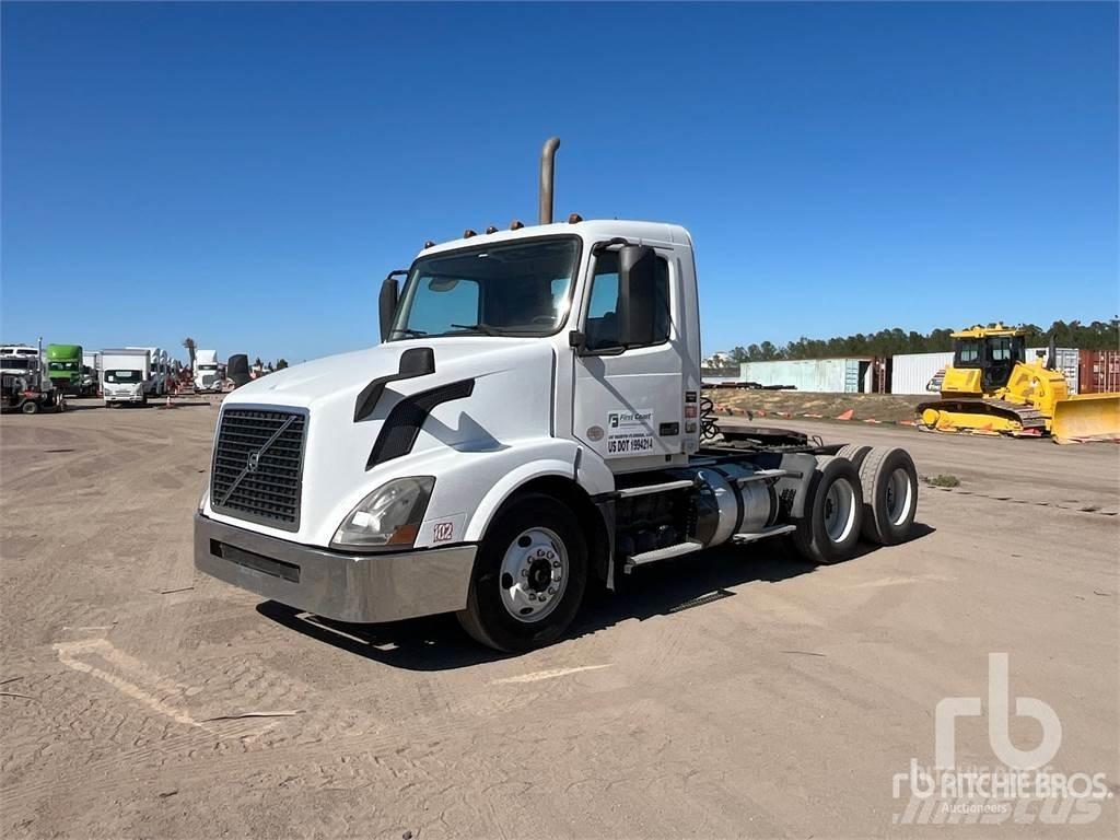 Volvo VNL300 Tractor Units