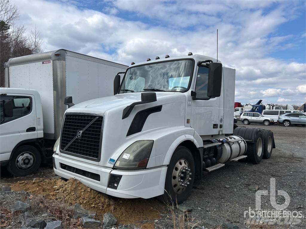 Volvo VNL300 Tractor Units