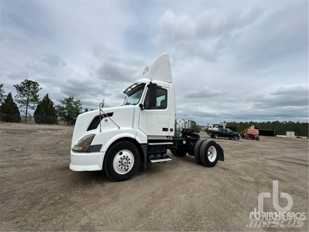Volvo VNL300 Tractor Units