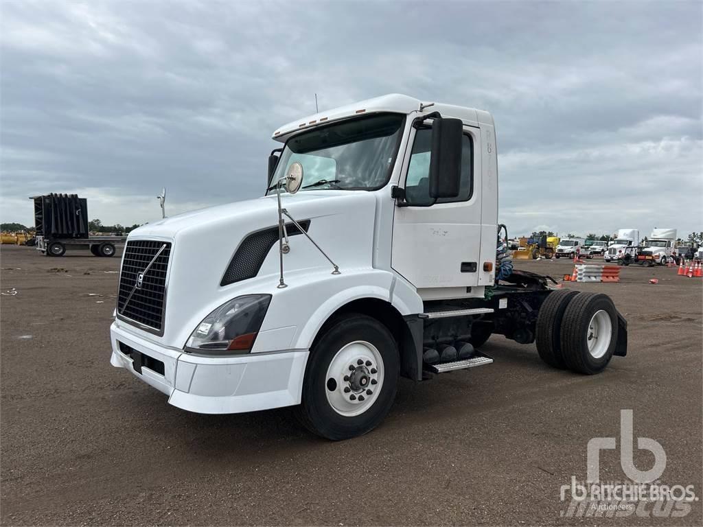 Volvo VNL300 Tractor Units