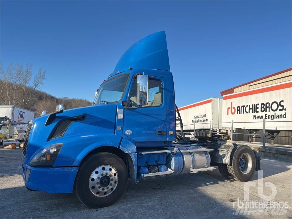 Volvo VNL300 Tractor Units