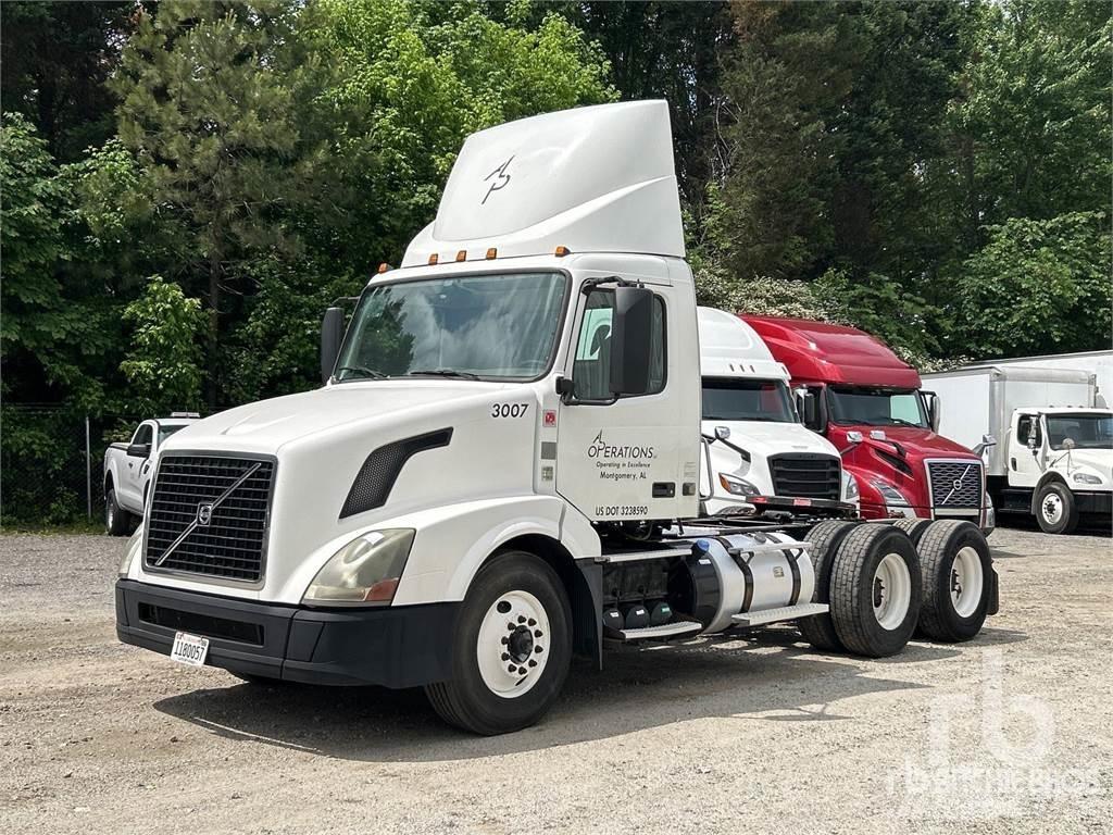 Volvo VNL300 Tractor Units