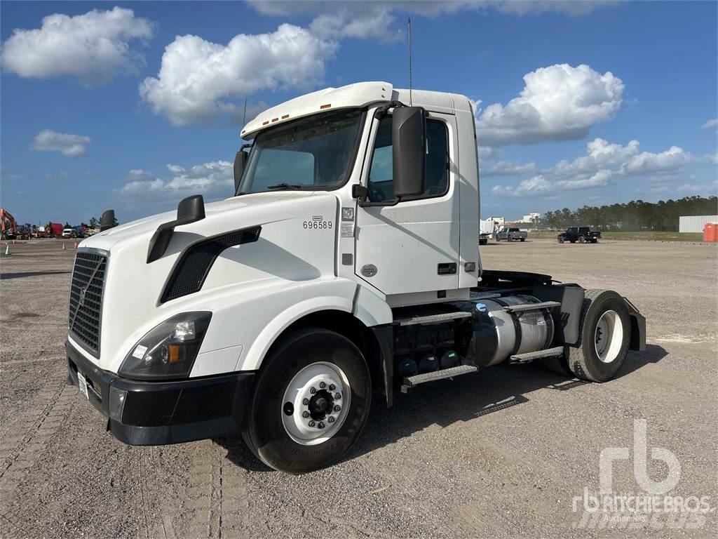 Volvo VNL300 Tractor Units