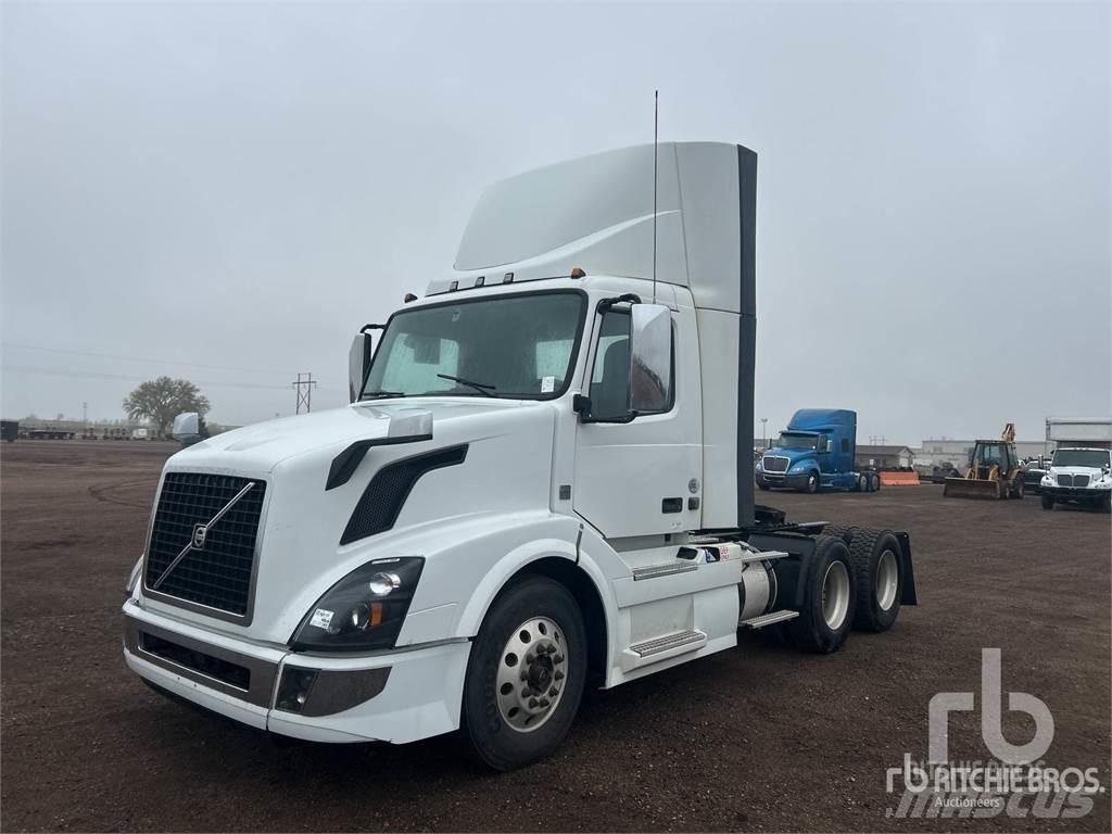Volvo VNL64 Tractor Units