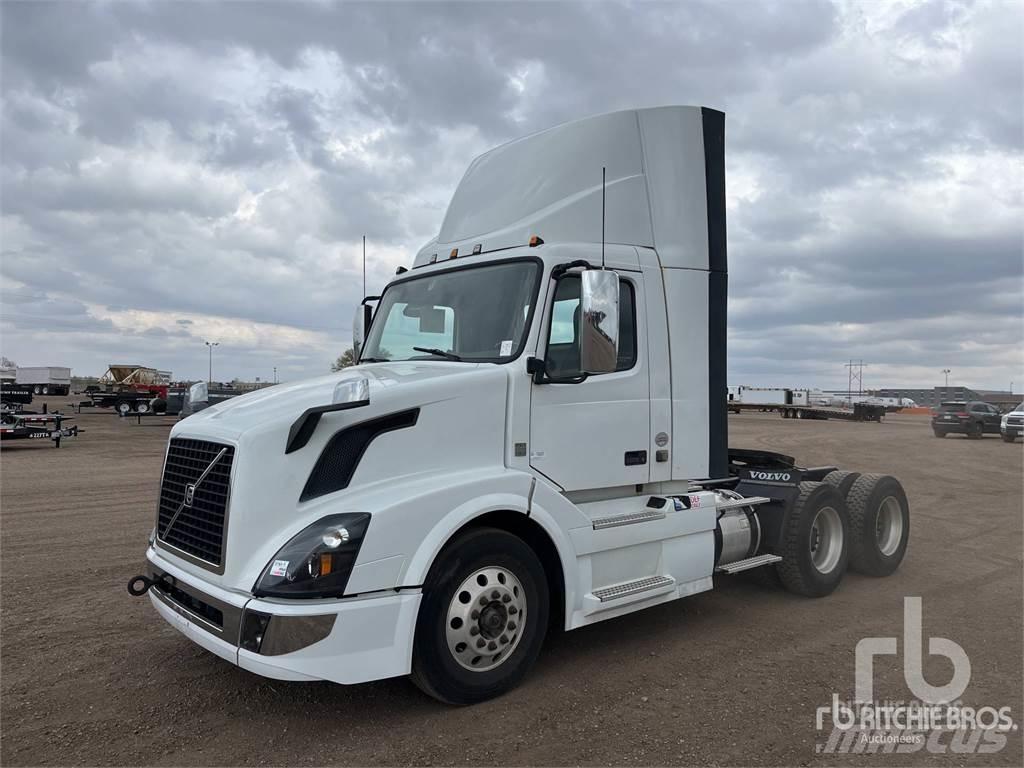 Volvo VNL64 Tractor Units