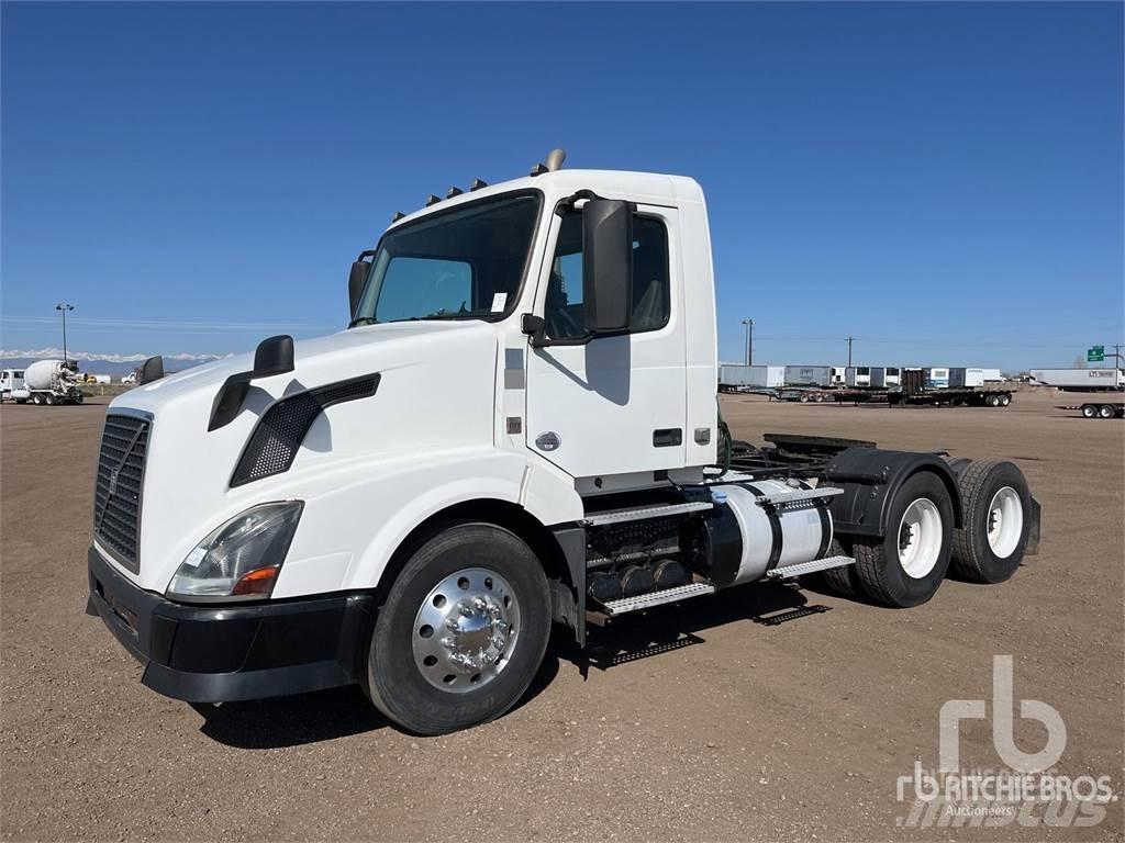 Volvo VNL64300 Tractor Units
