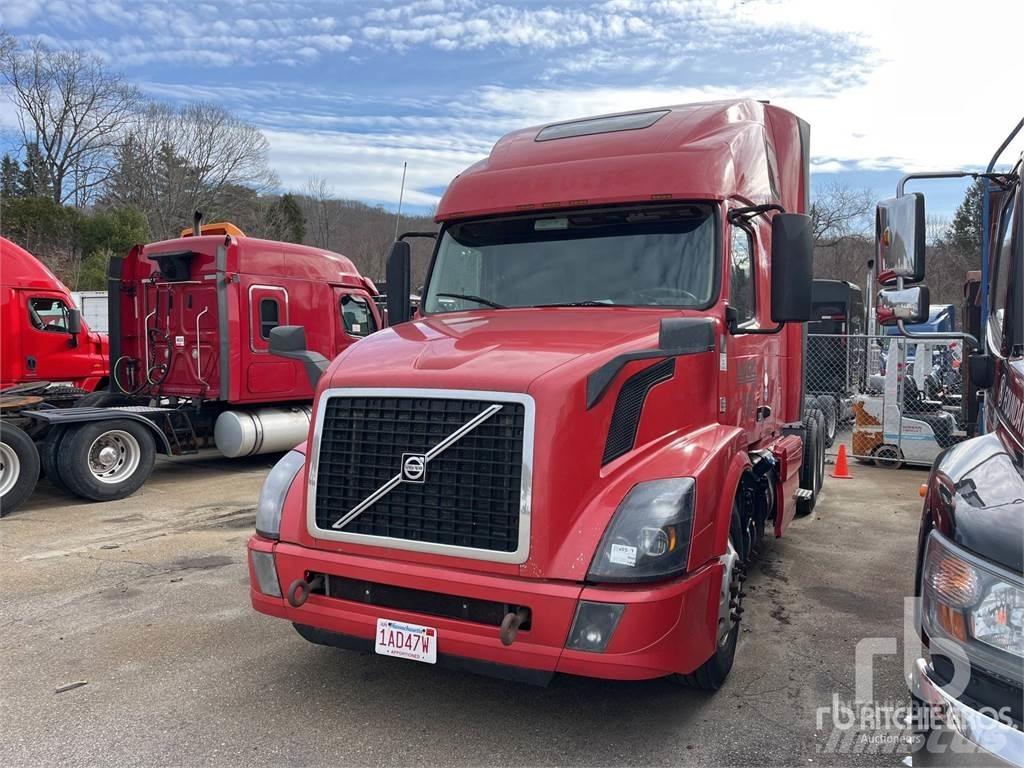 Volvo VNL670 Tractor Units