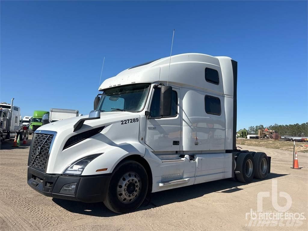 Volvo VNL860 Tractor Units