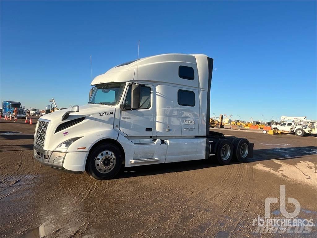 Volvo VNL860 Tractor Units