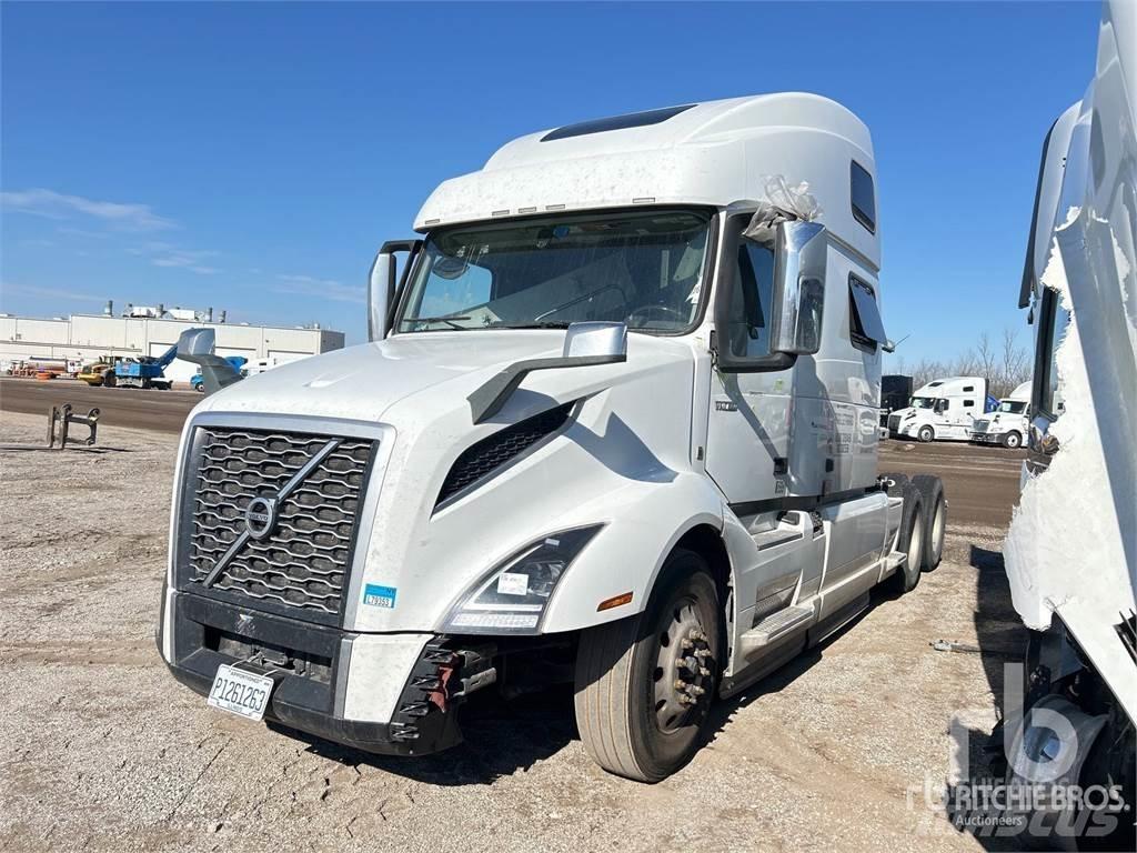 Volvo VNL860 Tractor Units