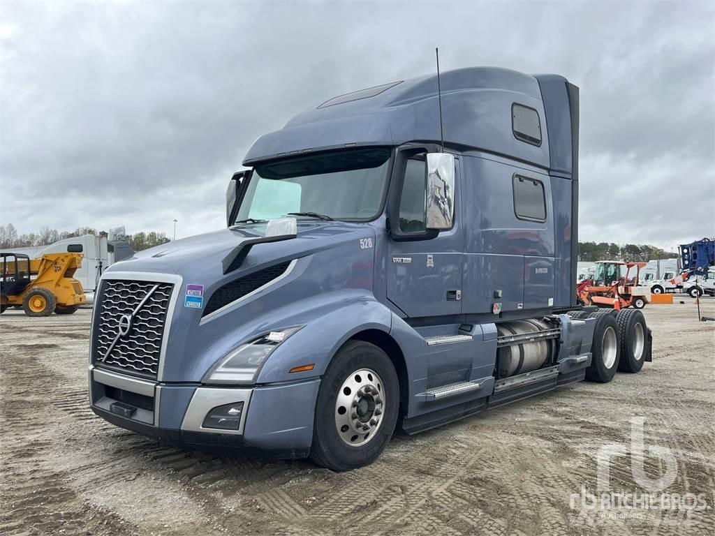 Volvo VNL860 Tractor Units