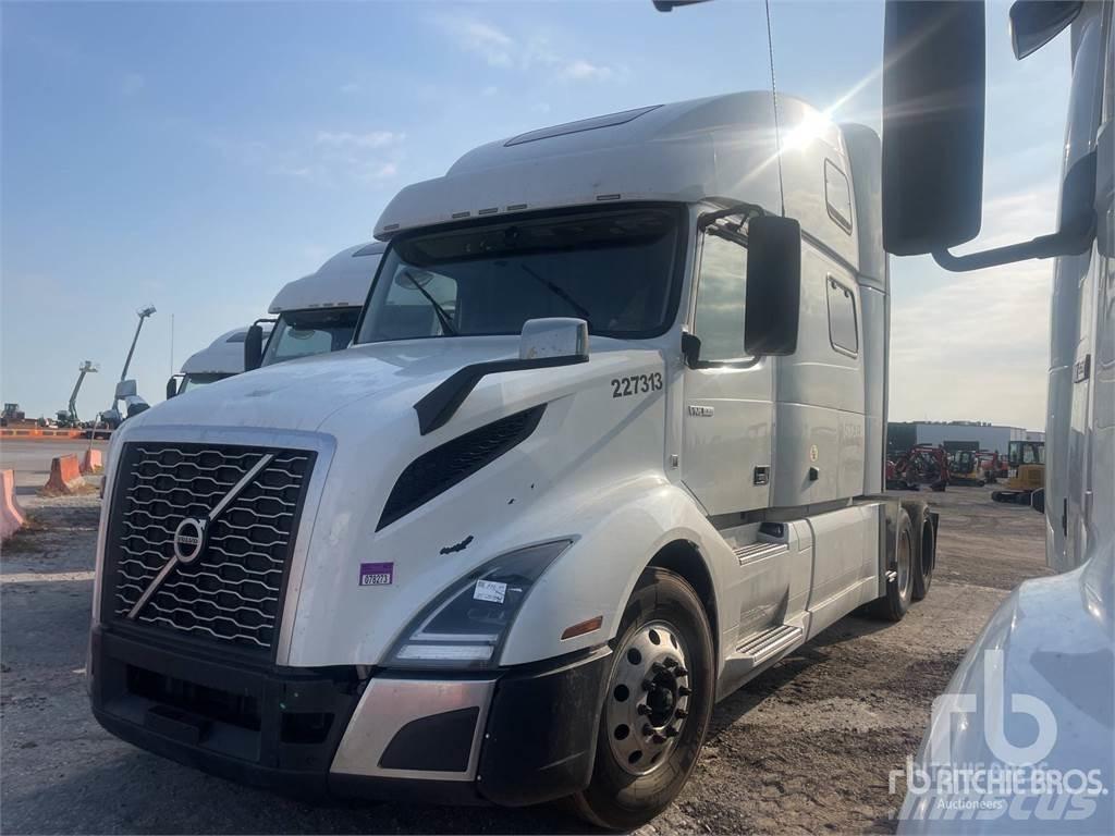 Volvo VNL860 Tractor Units