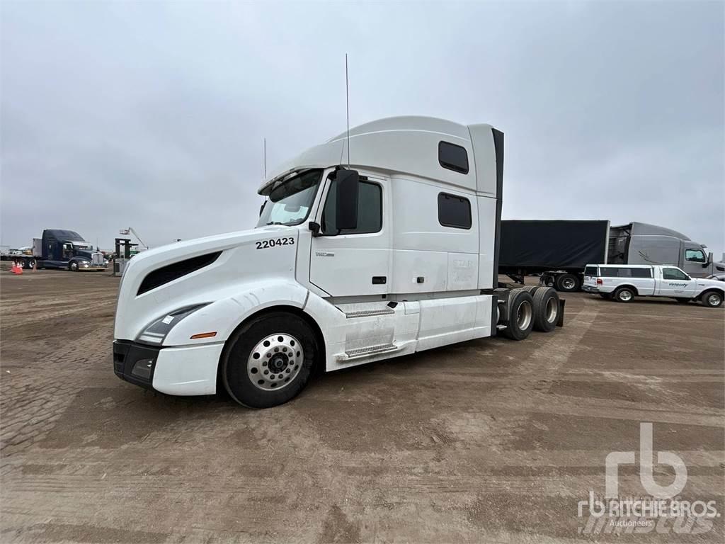 Volvo VNL860 Tractor Units