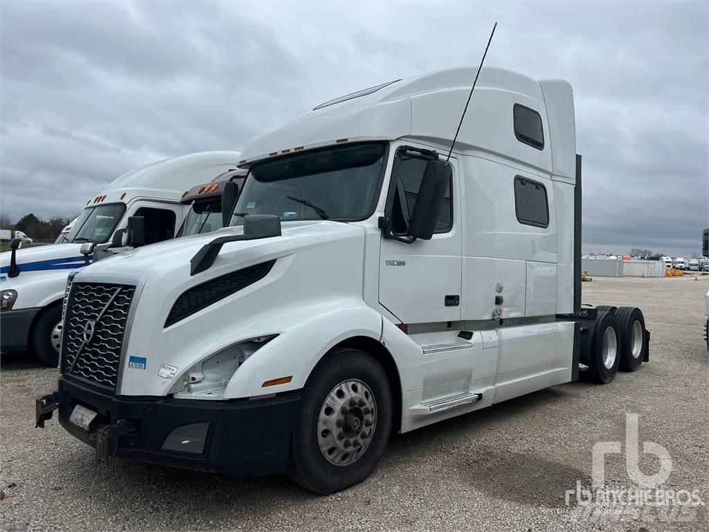Volvo VNL860 Tractor Units