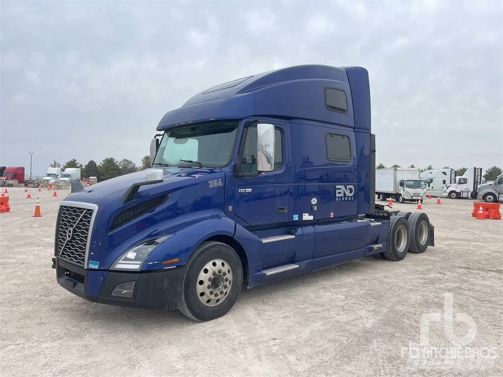 Volvo VNL860 Tractor Units
