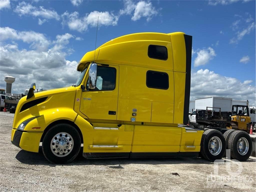 Volvo VNL860 Tractor Units