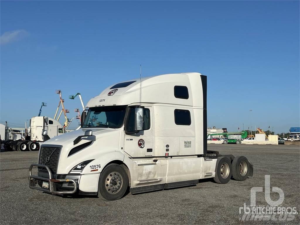 Volvo VNL860 Tractor Units